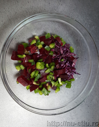 Salata antitumorala, Strat I: sfecla rosie, varza rosie, ardei verde